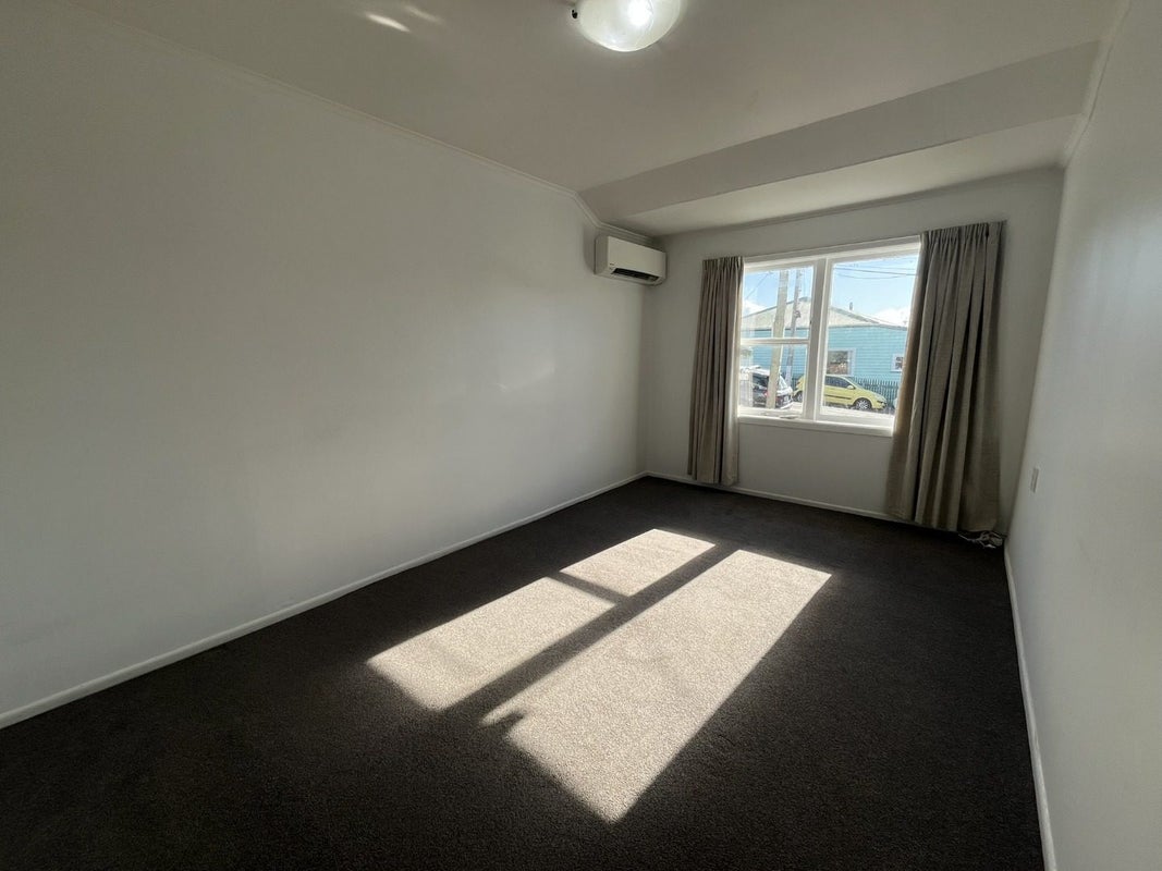 43 Herald Street, Berhampore, Wellington - Carousel 2