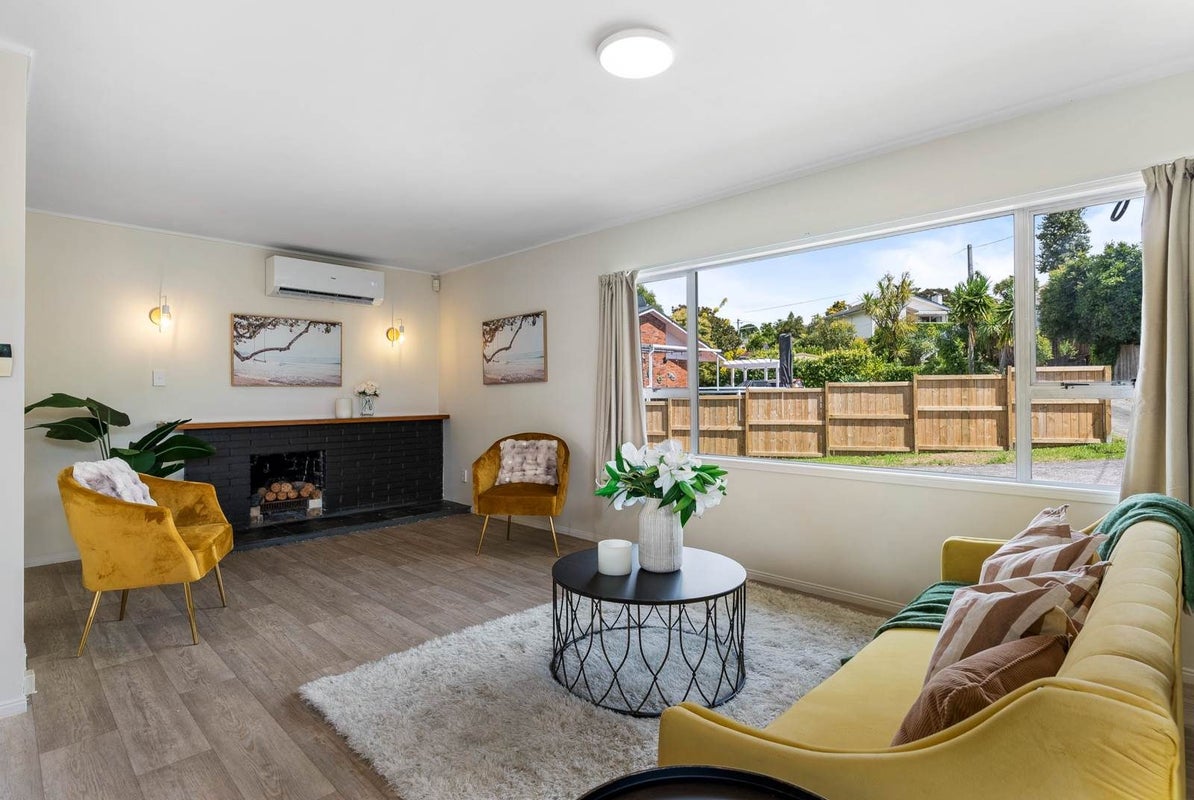 21 Merchant Avenue, Te Atatu South, Auckland - Carousel 2