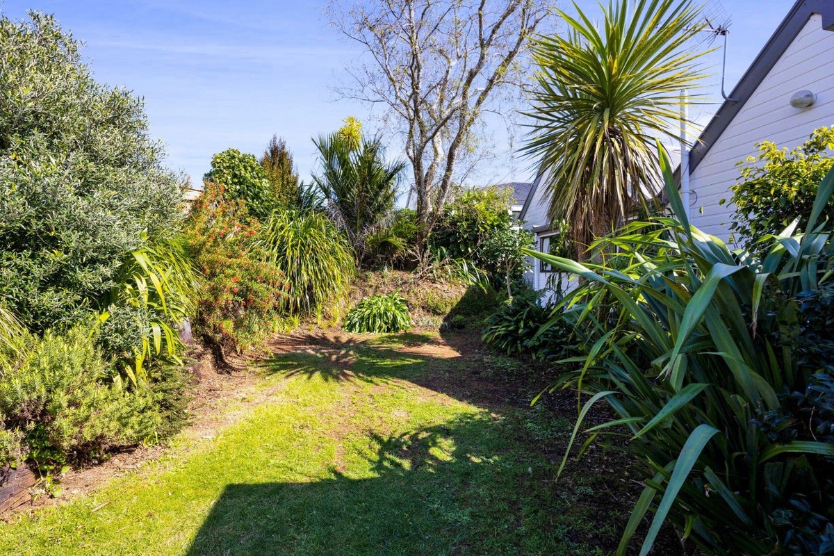 25 Maratahu Street, Westown, New Plymouth - Carousel 2