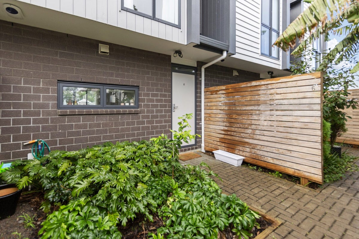 6/126 Canal Road, Avondale, Auckland - Carousel 4