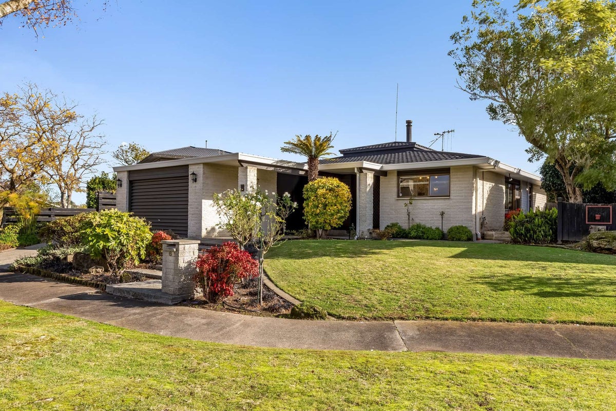 6 Aintree Crescent, Awapuni, Palmerston North - Carousel 1
