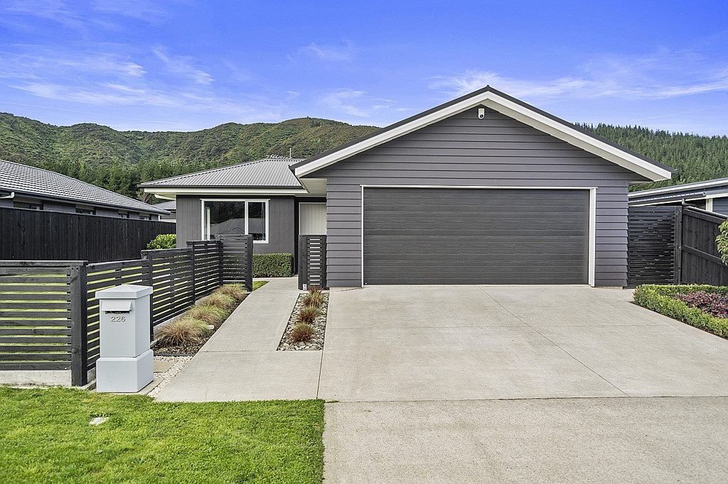 226 Wise Street, Wainuiomata, Lower Hutt - Carousel 1