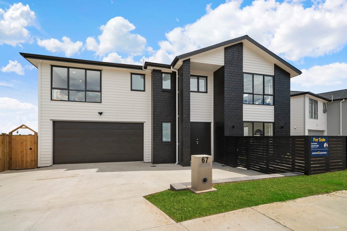 67 Charlestown Drive, Flat Bush, Auckland - Carousel 1