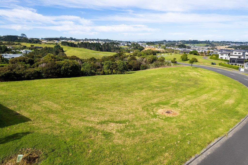 24 Sovereign Street, Flat Bush, Auckland - Carousel 2