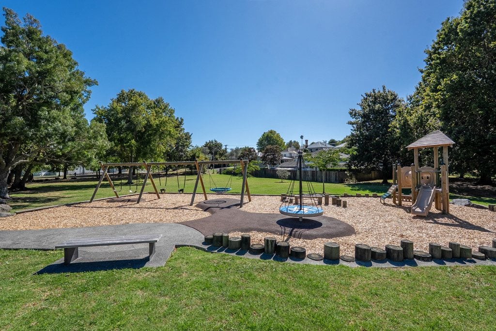 27 Hastings Parade, Devonport, Auckland - Carousel 28
