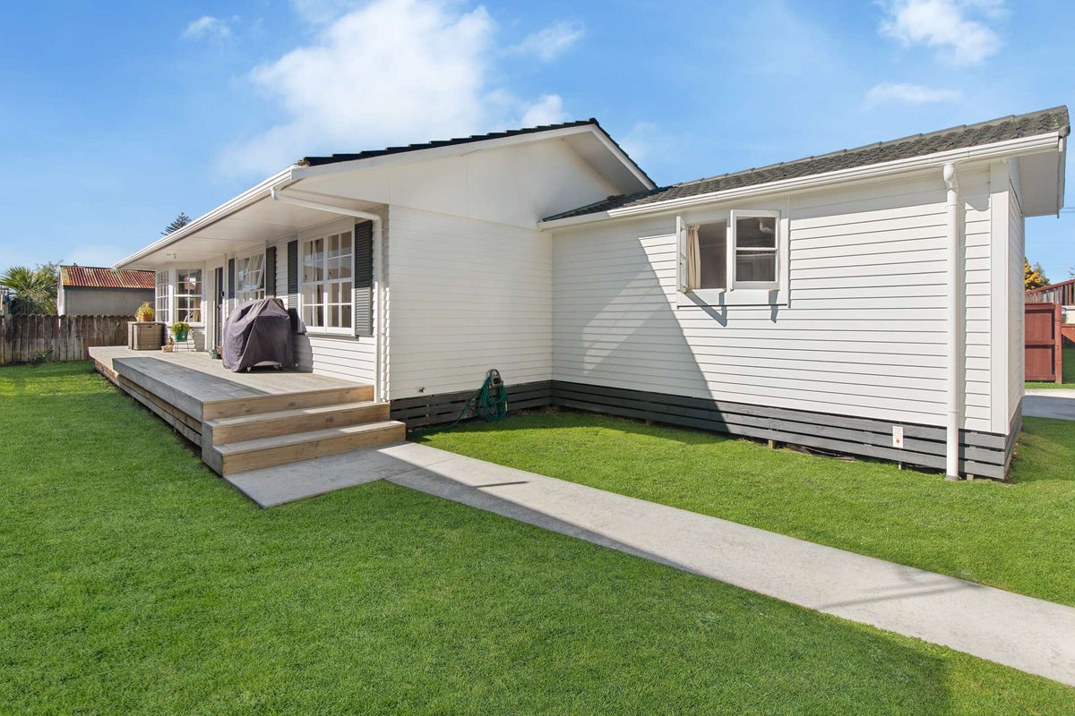 10A Isobel Street, Fairy Springs, Rotorua - Carousel 2