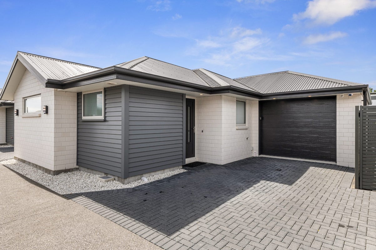 2/120 Gilberthorpes Road, Hei Hei, Christchurch - Carousel 1