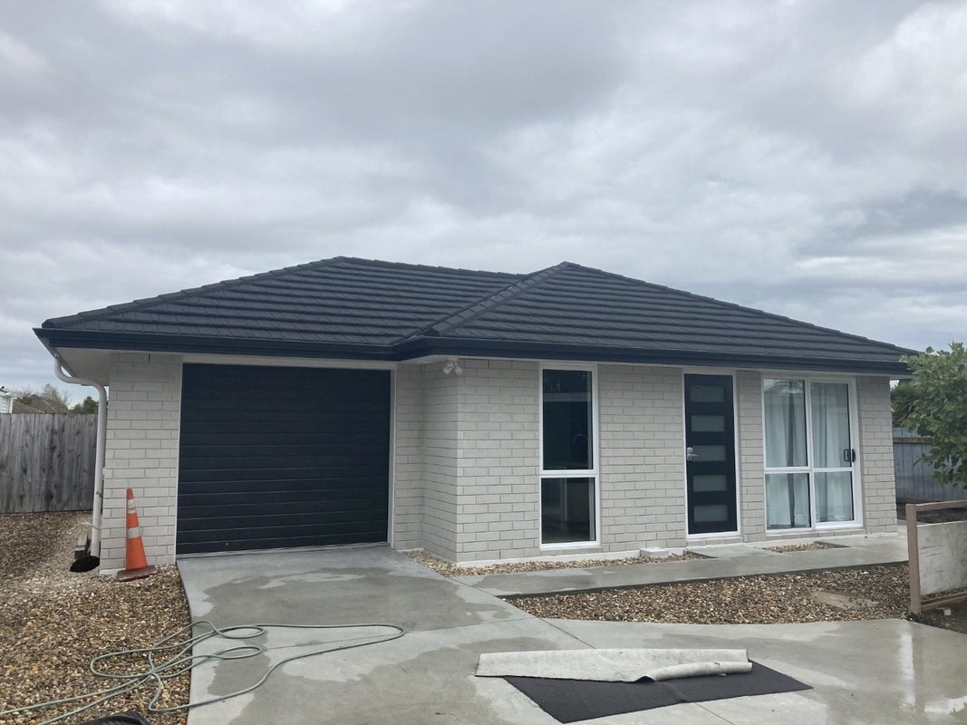 39 Sare Crescent, Fairfield, Hamilton - Carousel 1