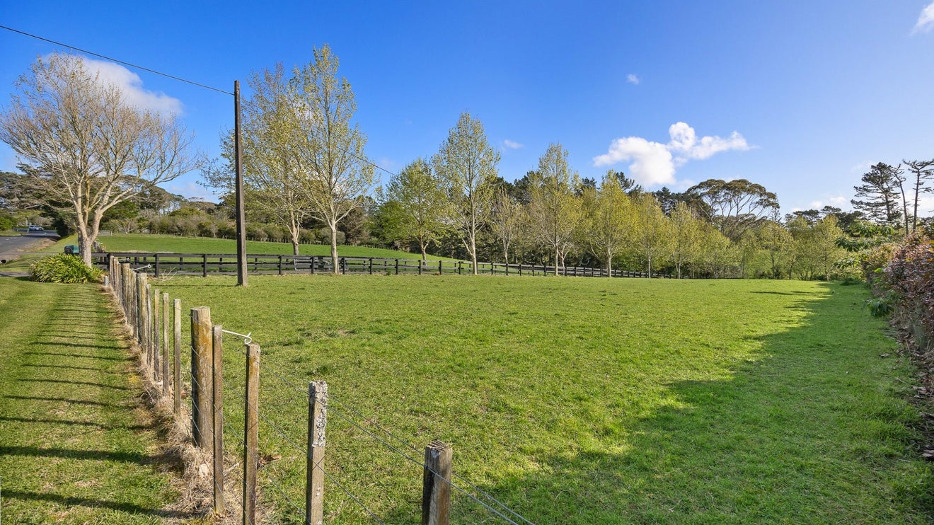 68 Pomona Road, Kumeu - Carousel 1