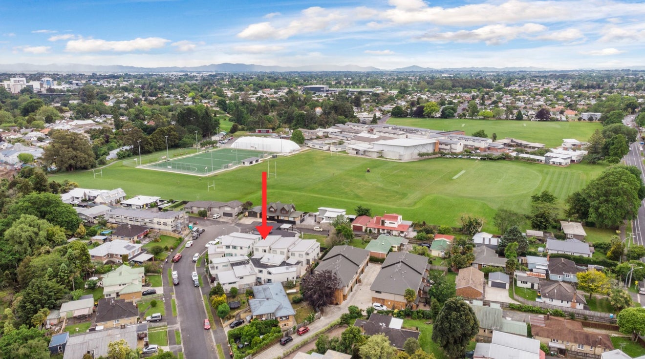 20C Kelvin Place, Hamilton East, Hamilton - Carousel 2