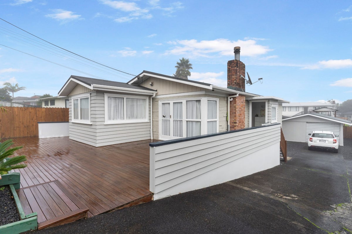 123 Vodanovich Road, Te Atatu South, Auckland - Carousel 1