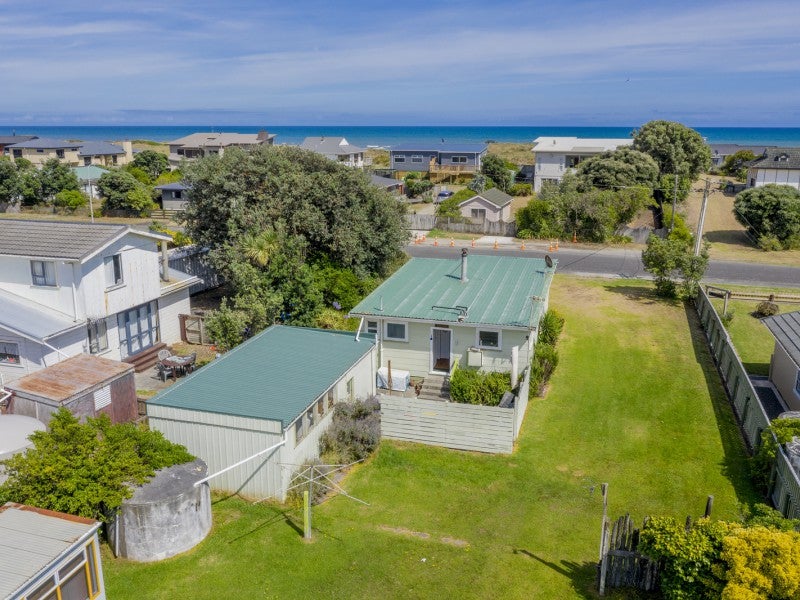 32 Rua Avenue, Waitarere Beach, Levin - Carousel 2