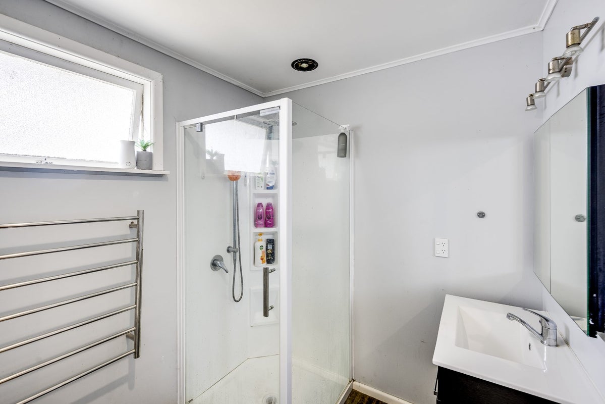 22 Armour Place, Onekawa, Napier - Carousel 13