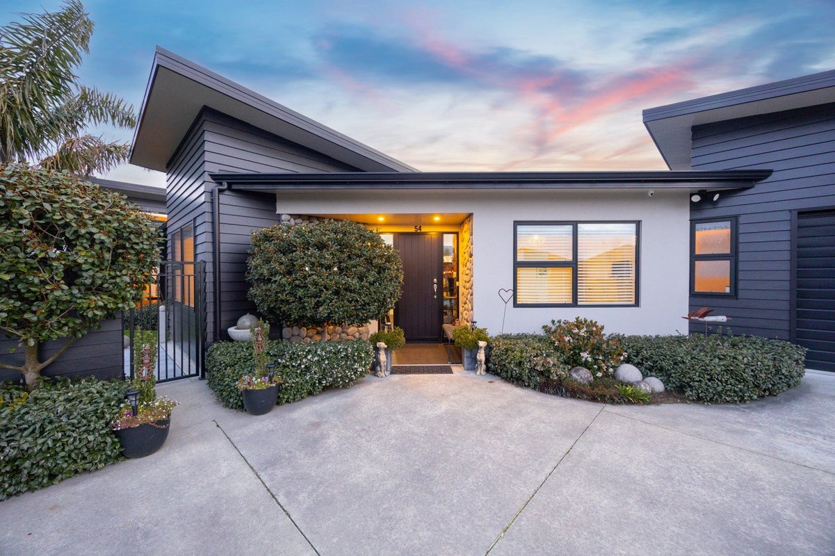 54 Rodeo Drive, Kelvin Grove, Palmerston North, Manawatu / Whanganui - Carousel 2