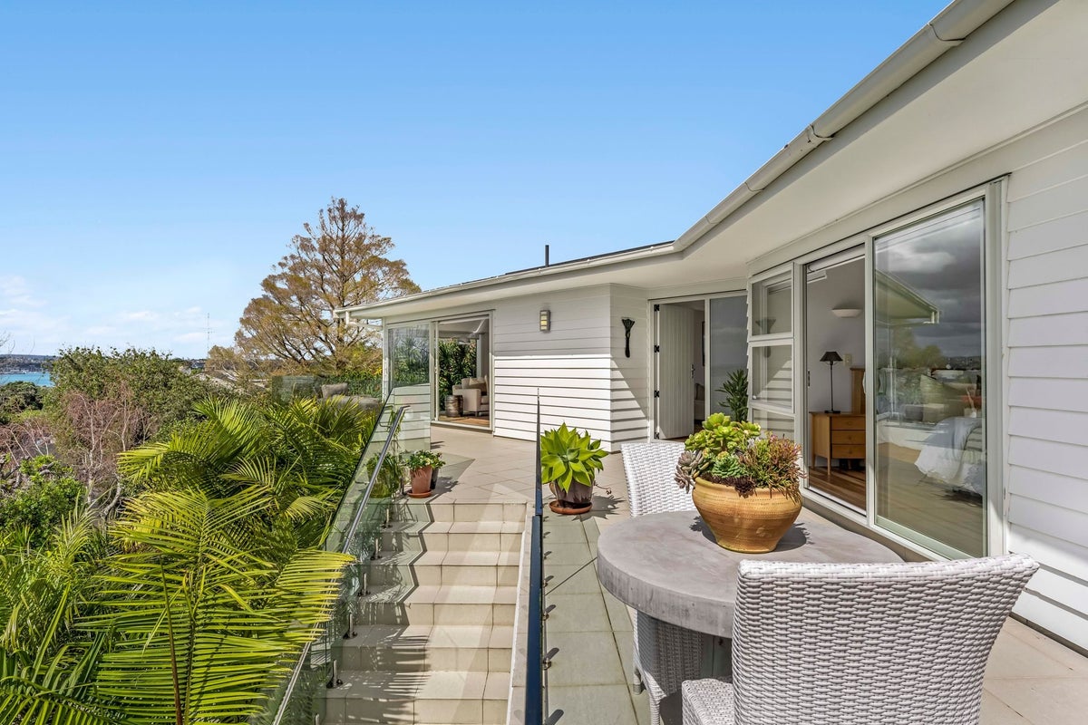 23 Vista Crescent, Glendowie, Auckland - Carousel 2