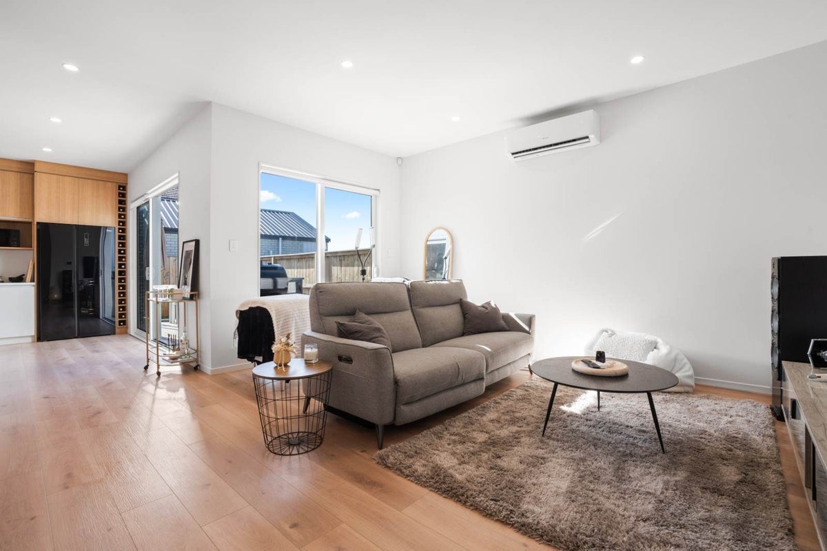 22 Puhikawa Street, Massey, Auckland - Carousel 2