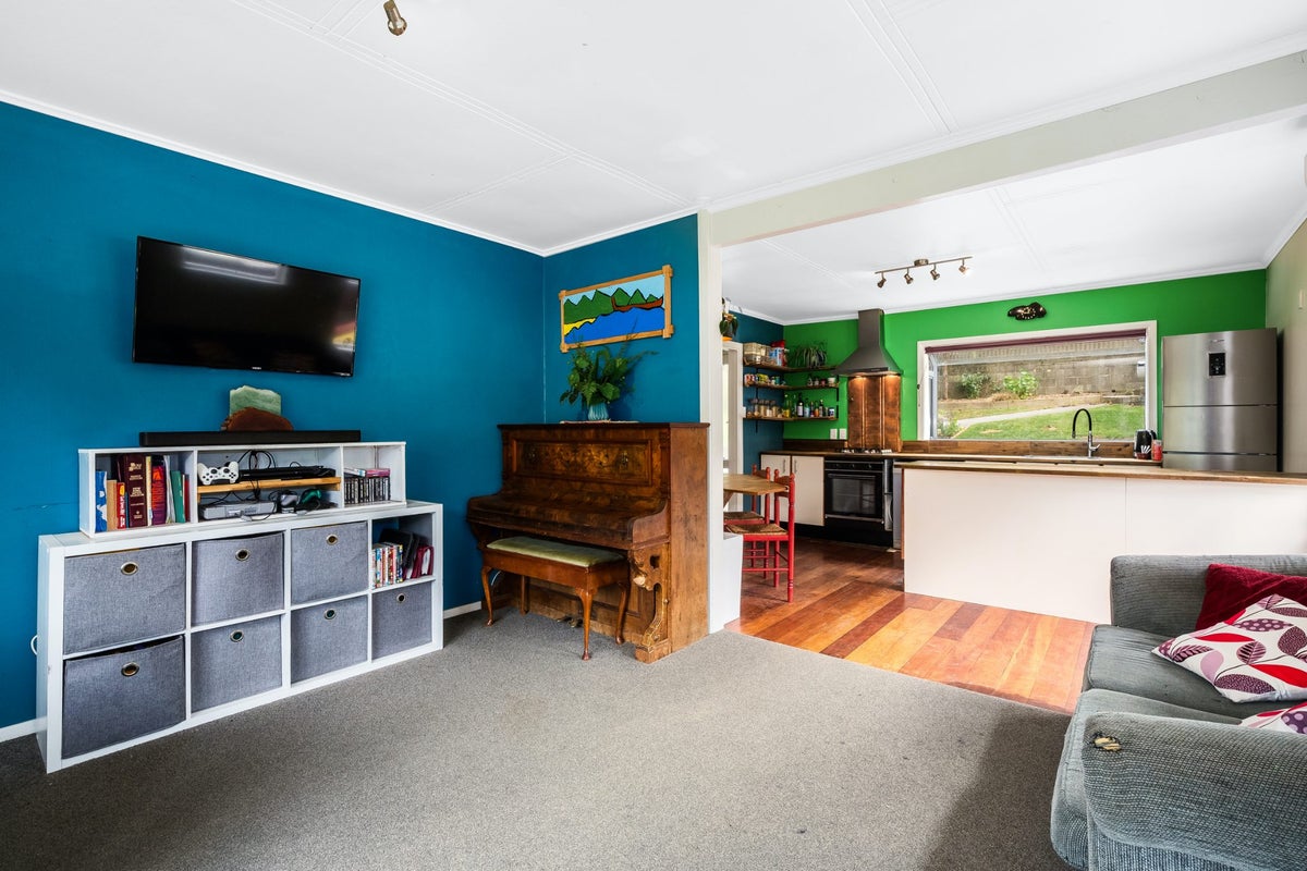 73 Hair Street, Wainuiomata, Lower Hutt - Carousel 2