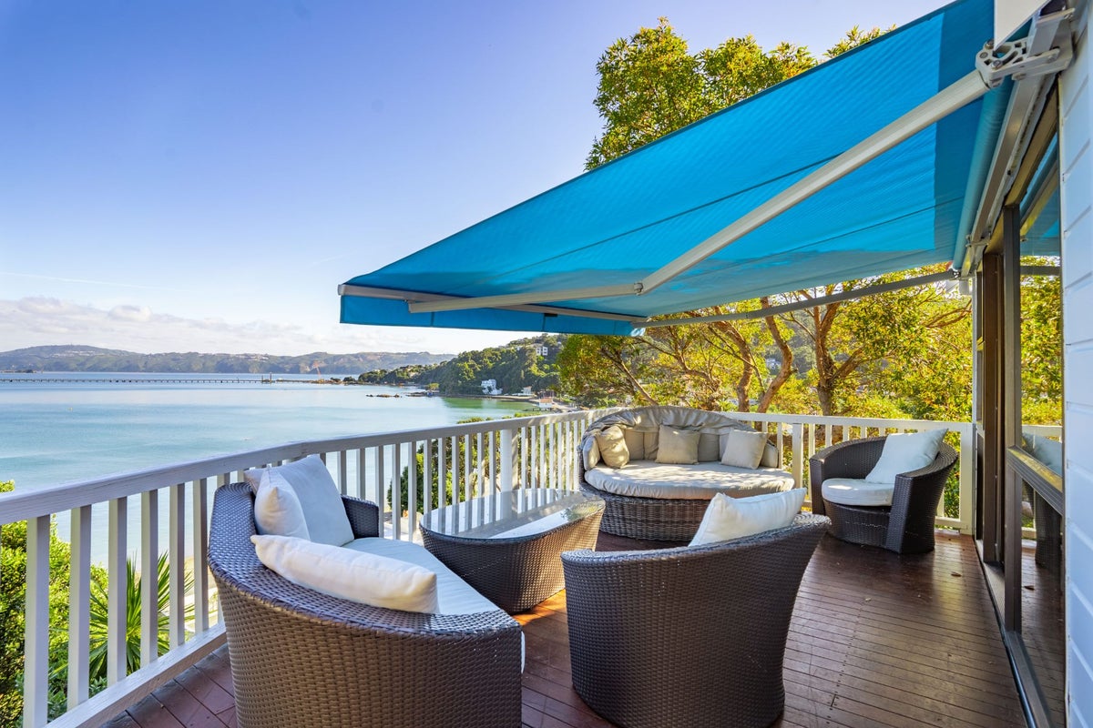 236 Marine Drive, Lowry Bay, Lower Hutt - Carousel 1