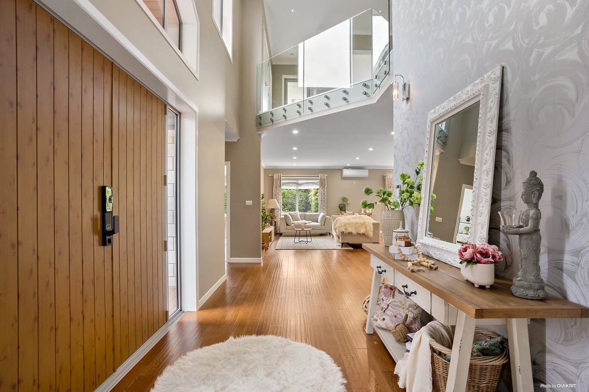6 Johnnybro Place, Rototuna North, Hamilton - Carousel 2