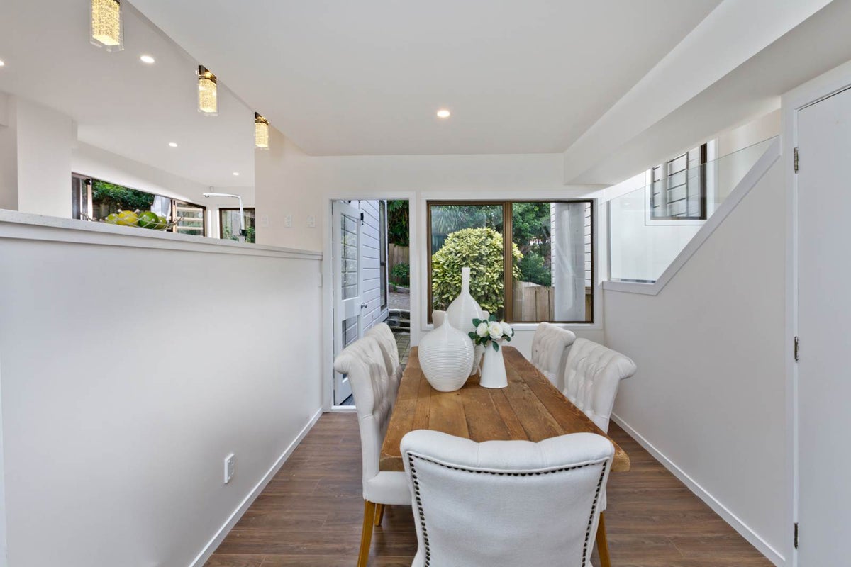 2 Seaton Road, Murrays Bay, Auckland - Carousel 27