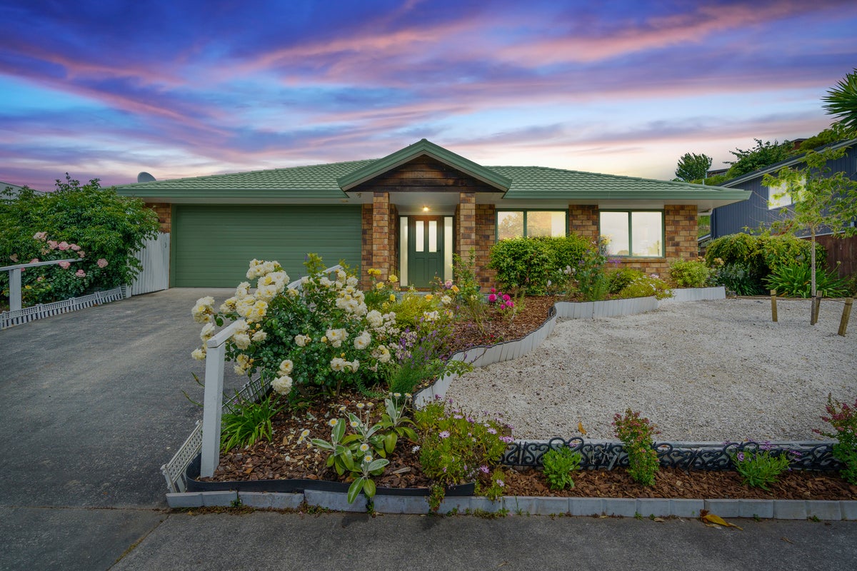 4 Jeannie Way, Waikanae Beach, Waikanae - Carousel 1