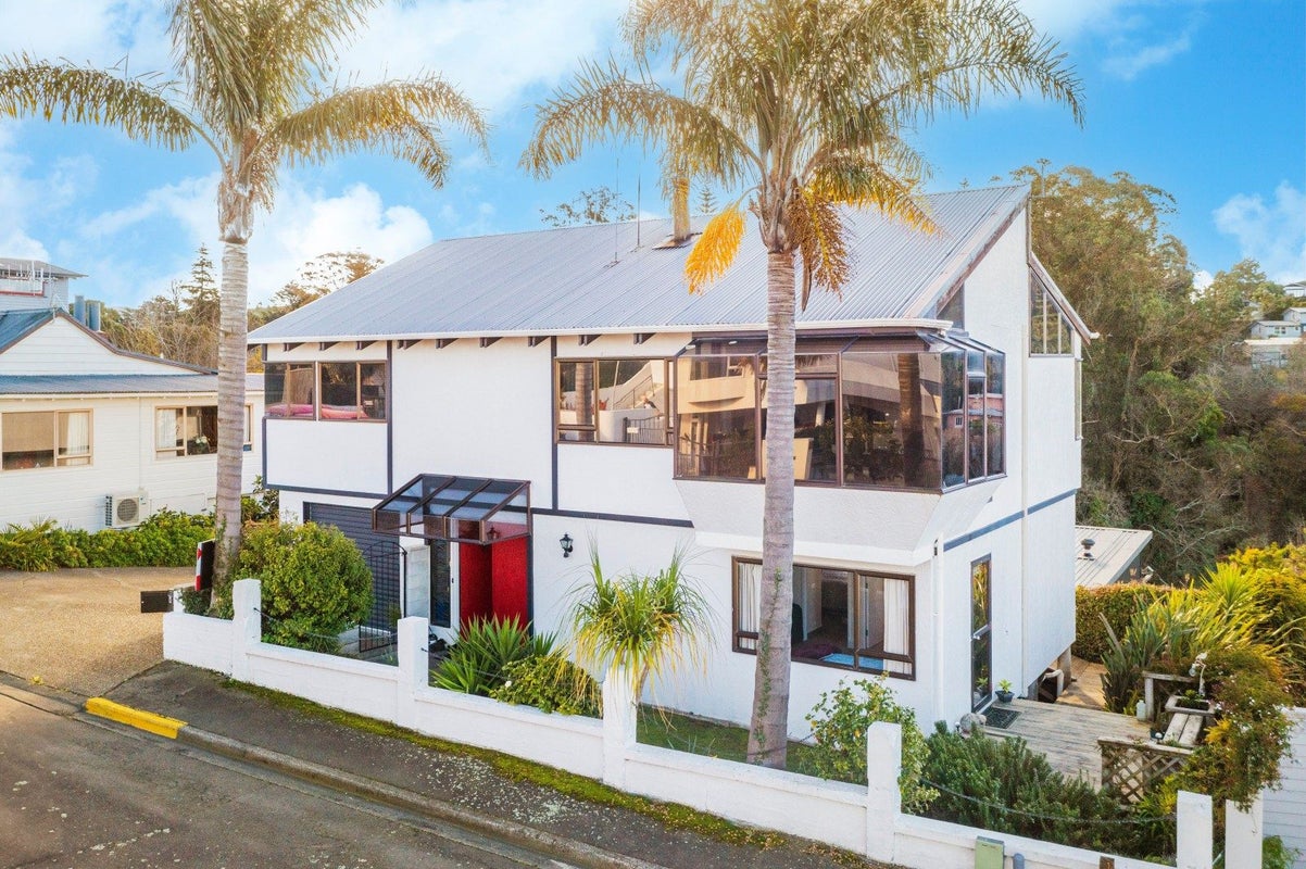 30A Enfield Road, Hospital Hill, Napier - Carousel 1