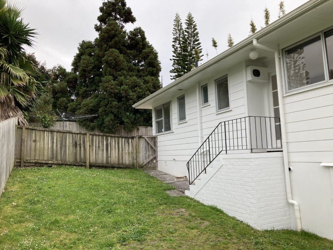 19 Finlow Drive, Te Atatu South, Auckland - Carousel 14