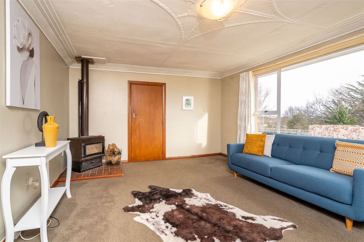 21 Neill Street, Green Island, Dunedin - Carousel 2