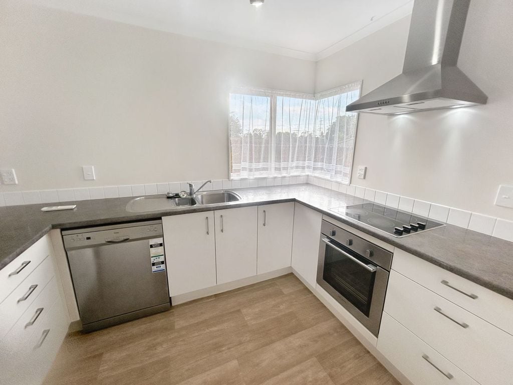 107 Riverton Drive, Randwick Park, Auckland - Carousel 2