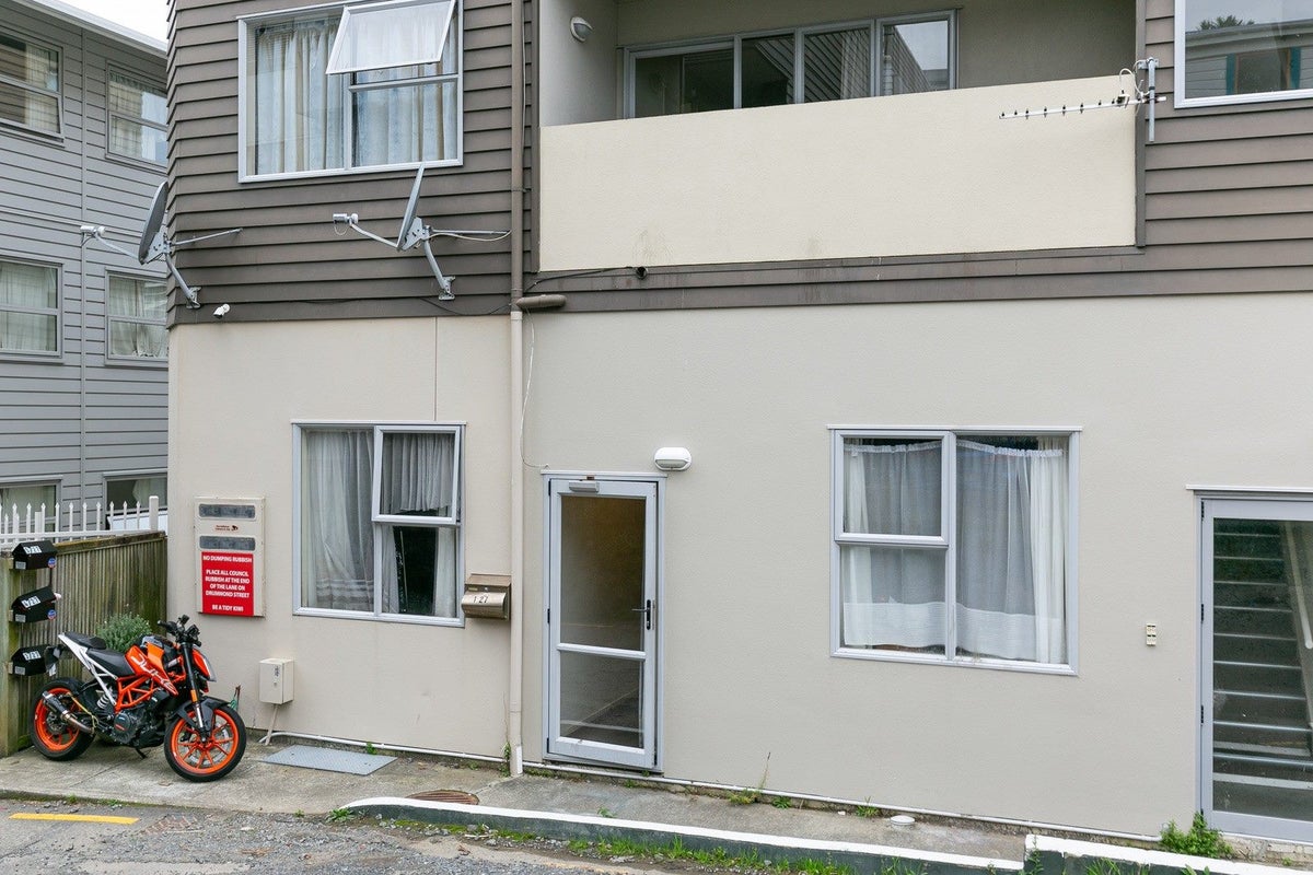 1/27 Drummond Street, Mount Cook, Wellington - Carousel 2