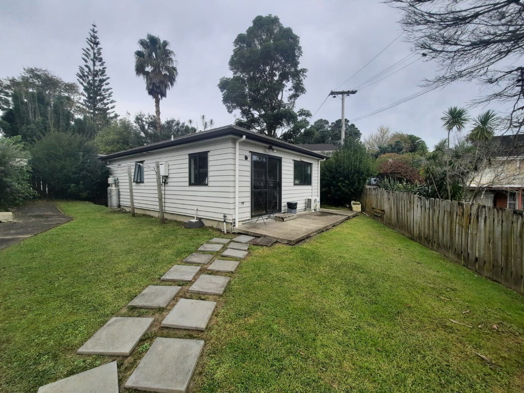 82A Woodglen Road, Glen Eden, Auckland - Carousel 2