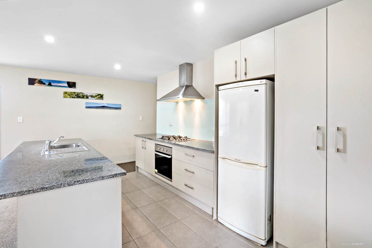 5 Pipipi Crescent, Takanini, Auckland - Carousel 2