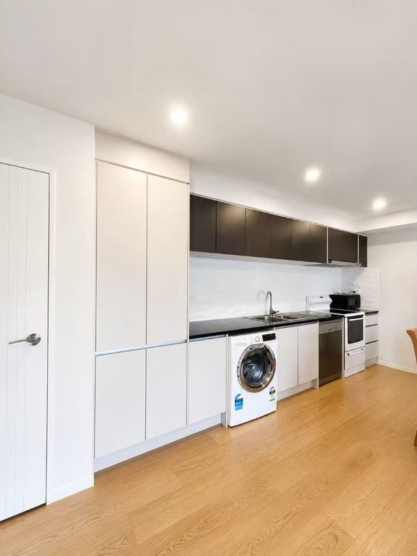 94A Sartors Avenue, Browns Bay, Auckland - Carousel 2