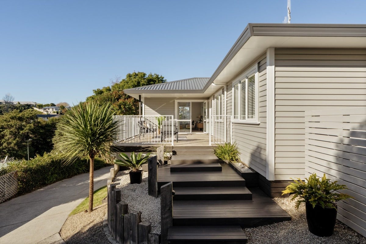 62 Bell Street, Judea, Tauranga - Carousel 1