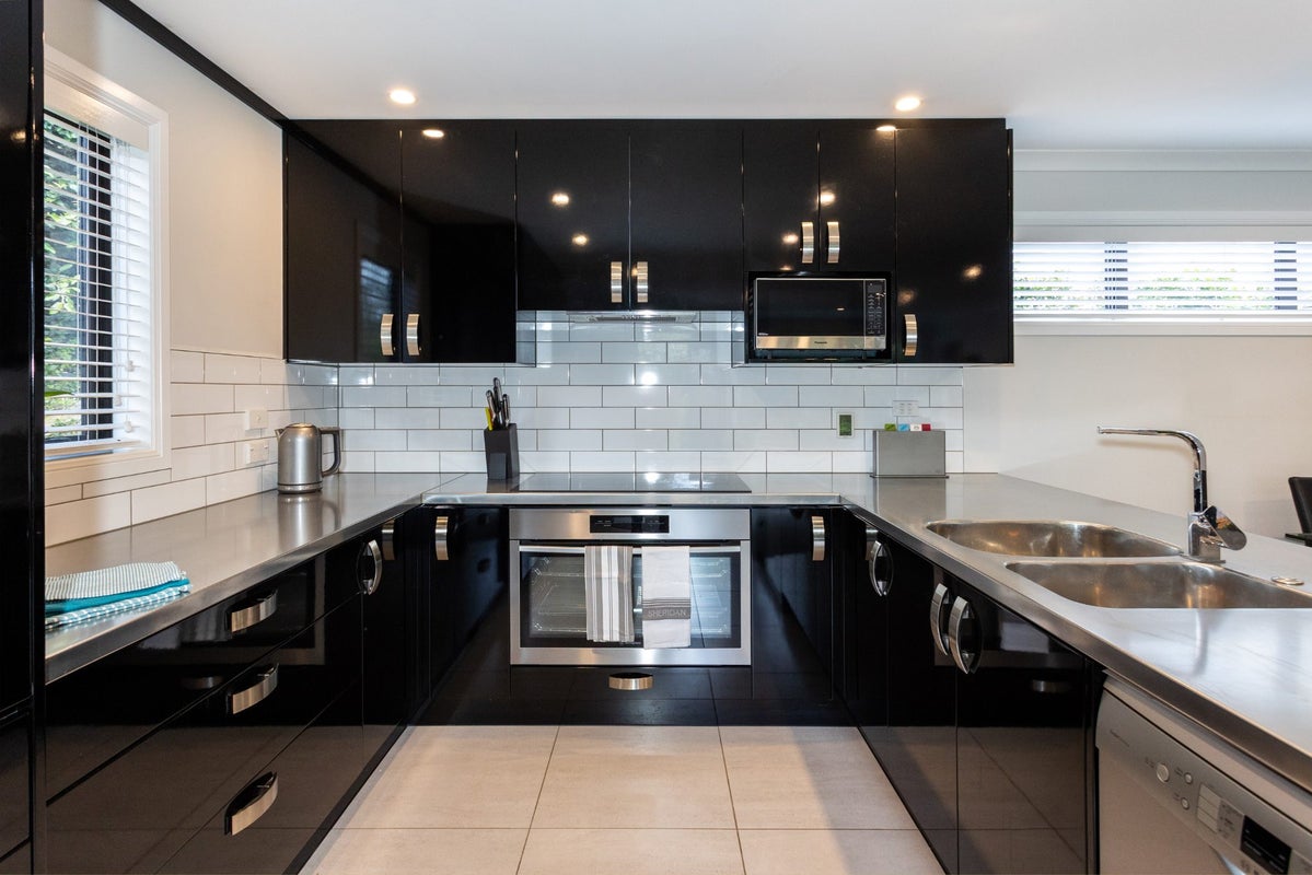 33C Seaside Avenue, Waterview, Auckland - Carousel 2