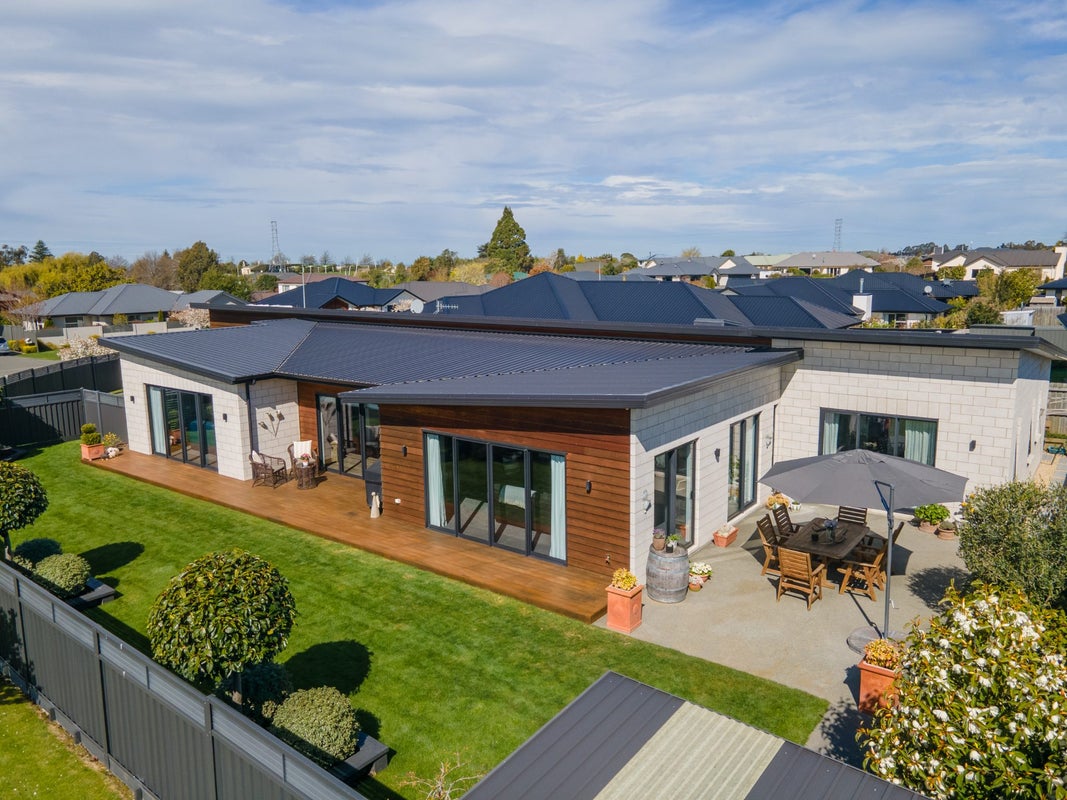 19 Lazarette Loop, Gleniti, Timaru - Carousel 1