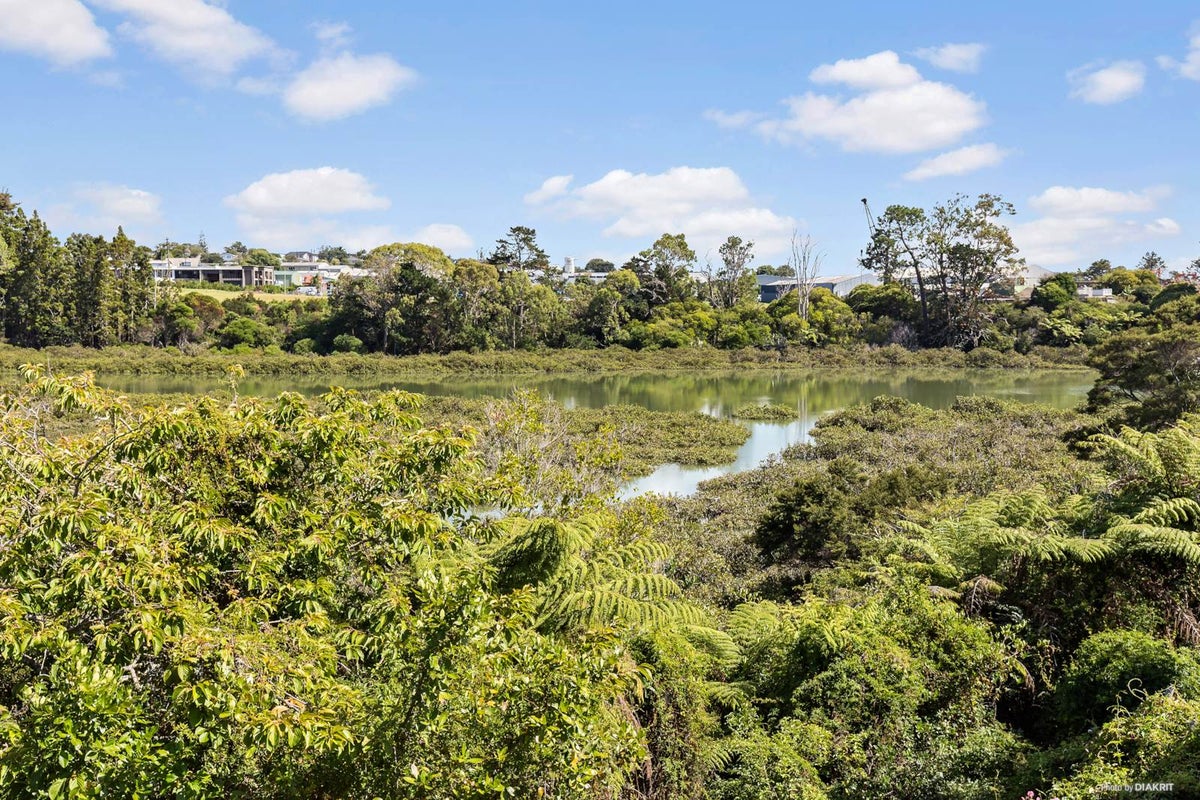 16 Kiernan Place, Kelston, Auckland - Carousel 2