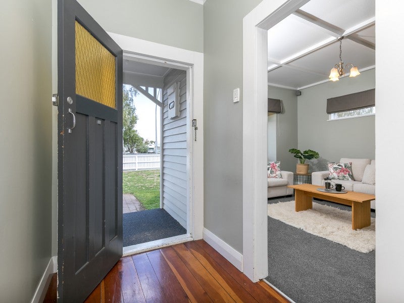 83 Te Aroha Street, Hamilton East, Hamilton - Carousel 2