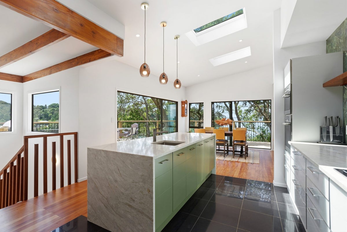 44 Paturoa Road, Titirangi, Auckland - Carousel 1