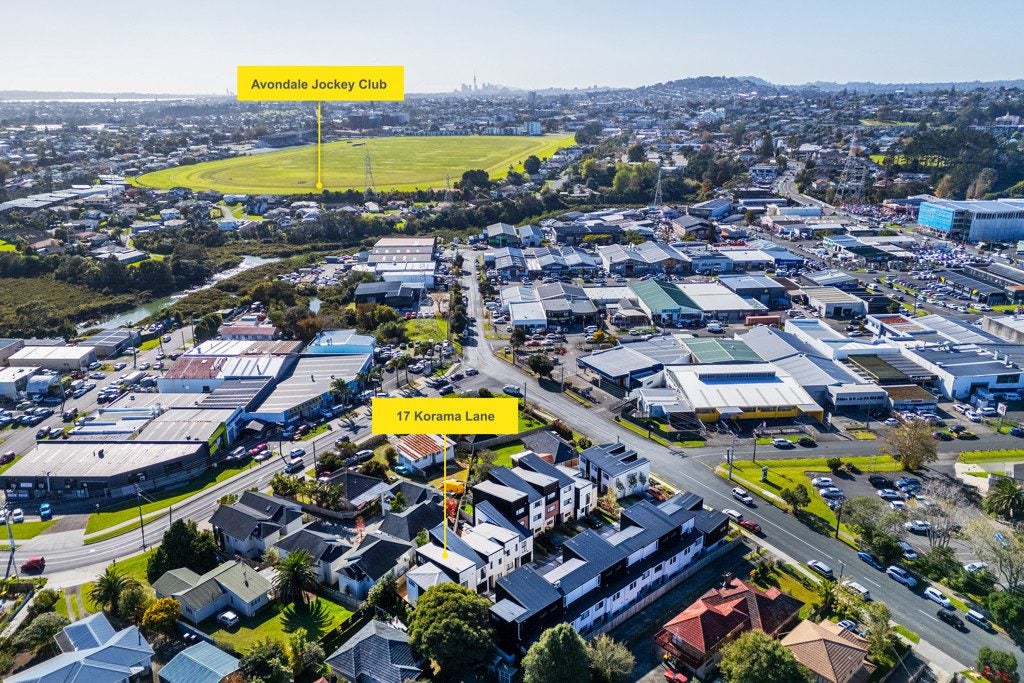 17 Korama Lane, New Lynn, Auckland - Carousel 25