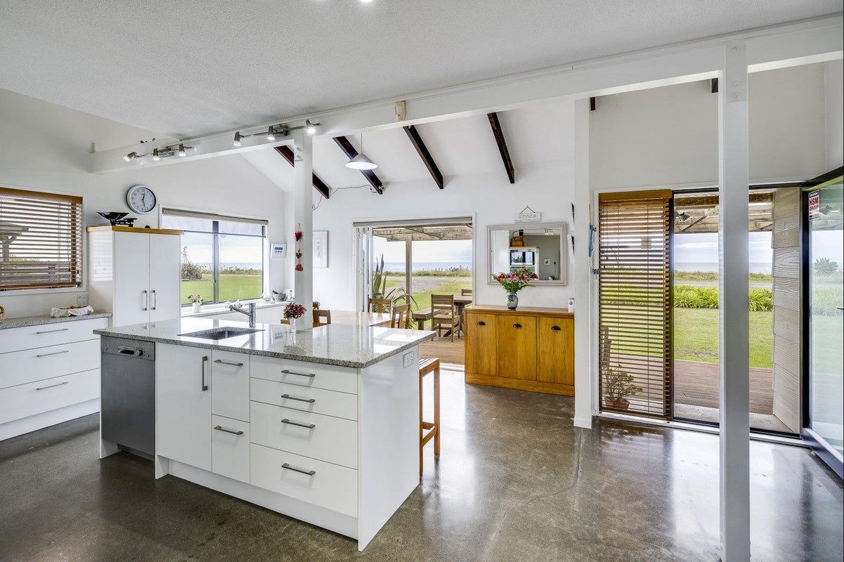 163 Whirinaki Road, Eskdale, Napier - Carousel 1