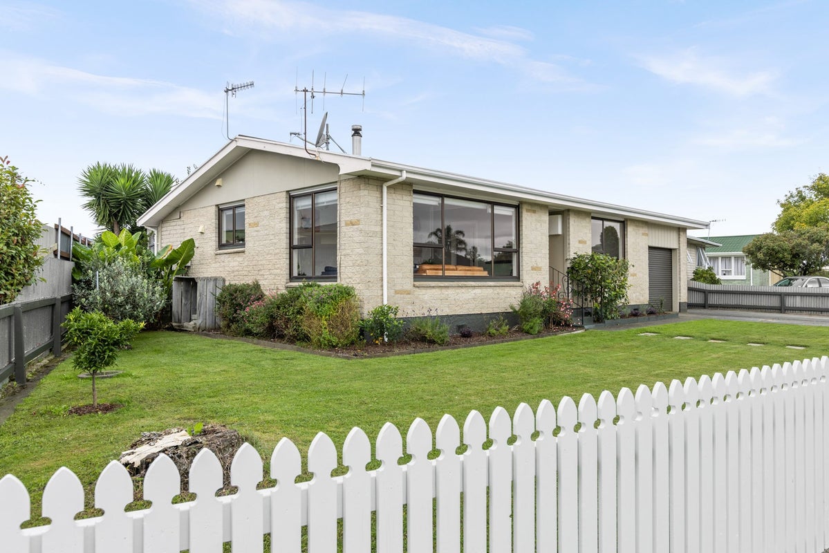 3 Dockery Avenue, Onekawa, Napier - Carousel 2