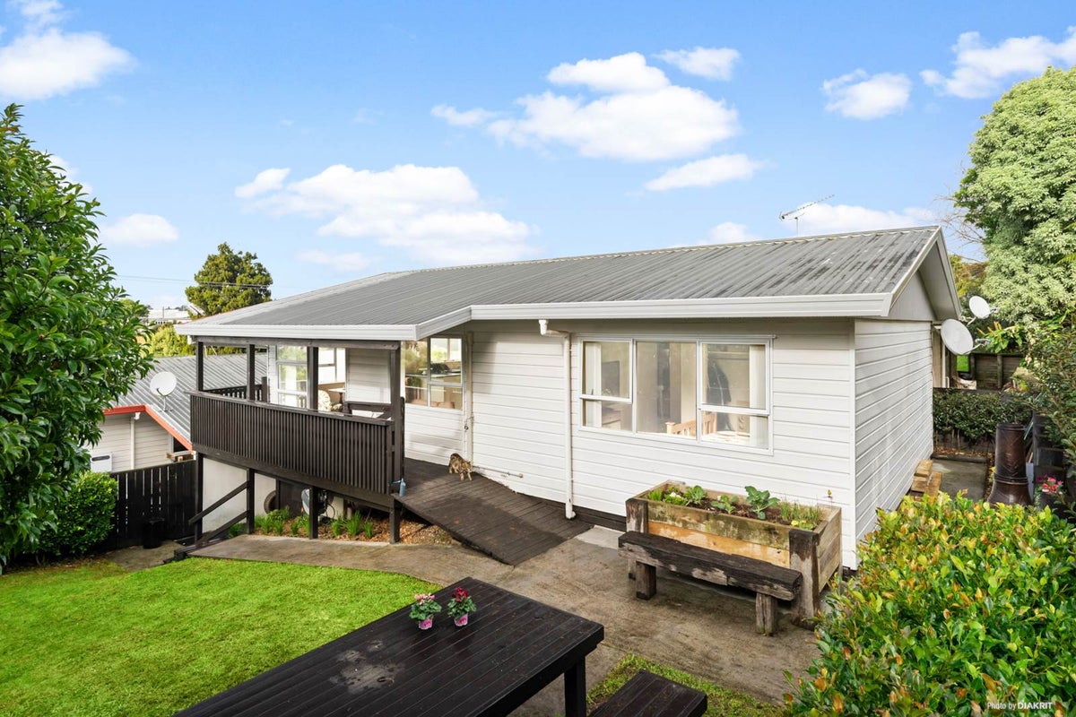 17B Constable Road, Waiuku, Waiuku - Carousel 1