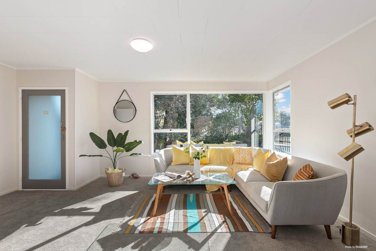33 Flaxdale Street, Birkdale, Auckland - Carousel 2