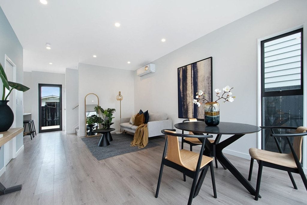 7A Poto Street, Te Atatu South, Auckland - Carousel 1