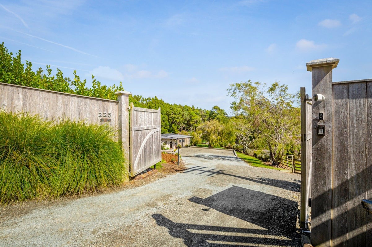 225 Taylor Road, Waimauku, Waimauku - Carousel 1
