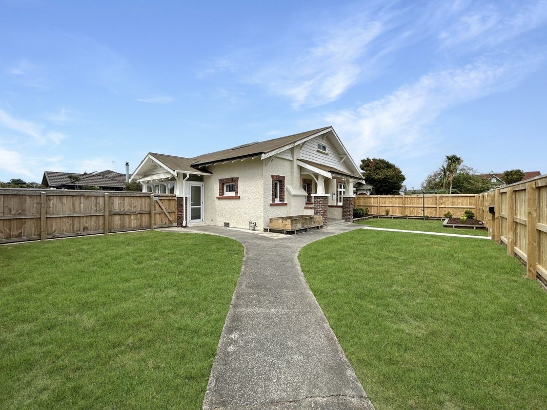 6 Beresford Street, Takaro, Palmerston North - Carousel 13