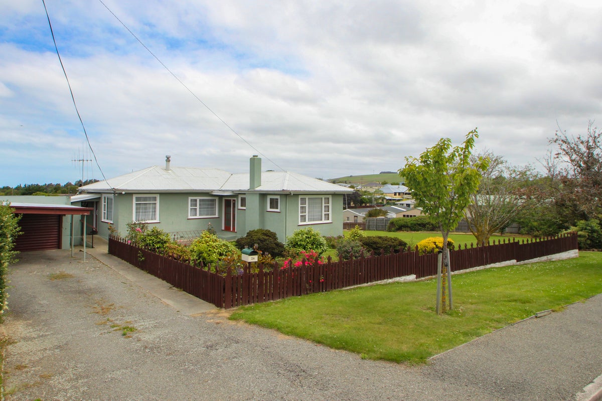 24 Charles Street, Weston, Oamaru - Carousel 1