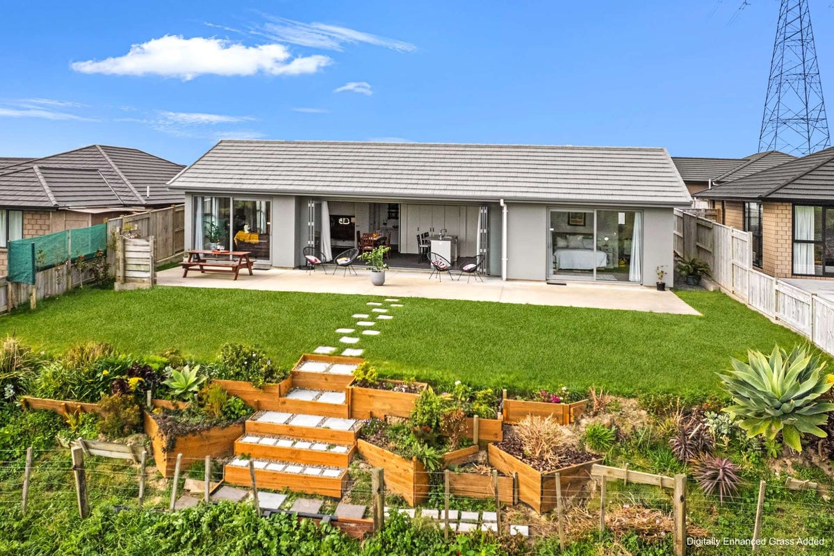 34 Varsity Heights, Fitzherbert, Palmerston North - Carousel 2