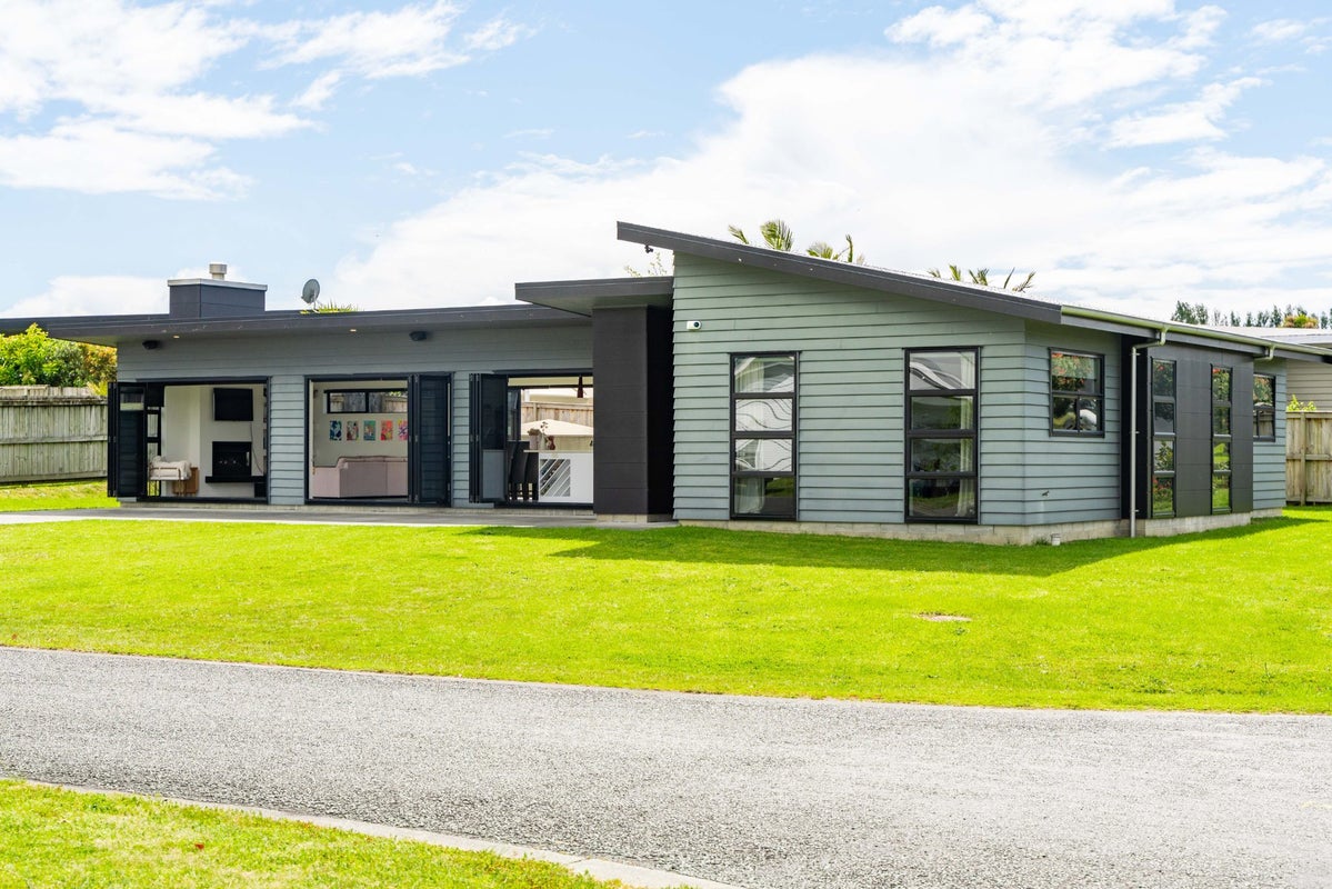 22 Marram Place, Mangawhai Heads, Mangawhai - Carousel 1
